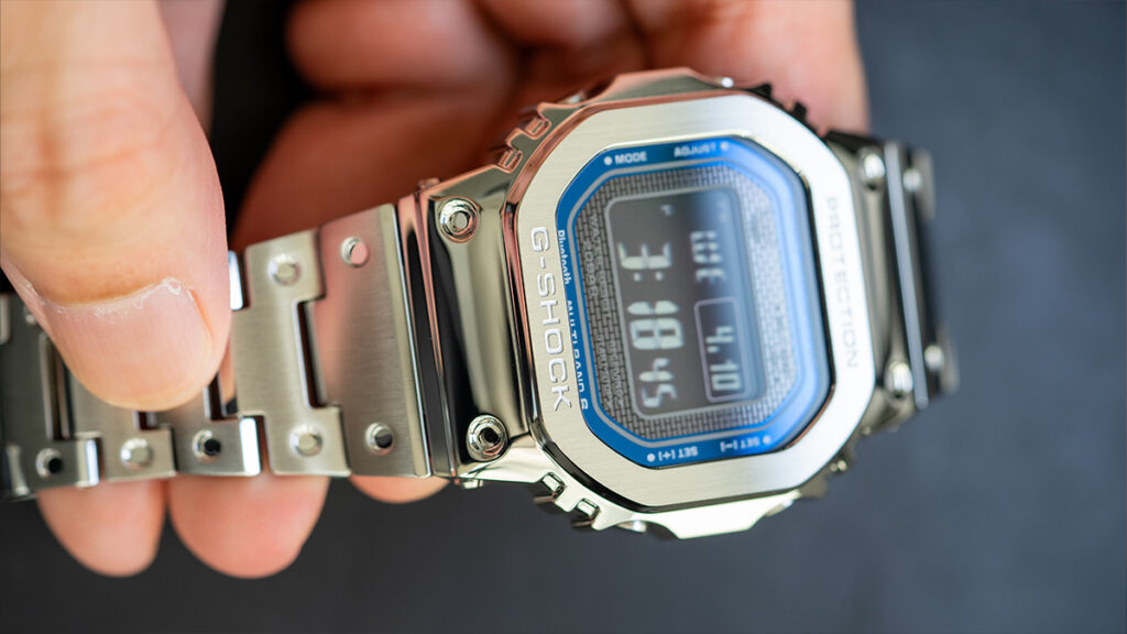 GSHOCK フルメタル GMW-B5000D-2JFのケース