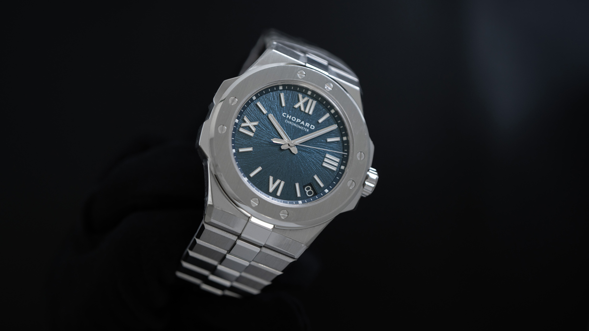 ショパール　Chopard アナログ時計 シルバー/ブラック　保証書付き スイスの老舗腕時計ブランド、ショパール(Chopard)とは？歴史や特徴