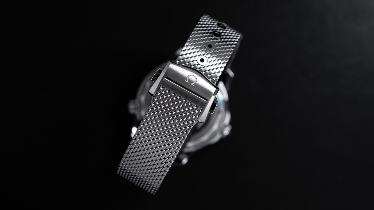 210.30.42.20.01.018のストラップ