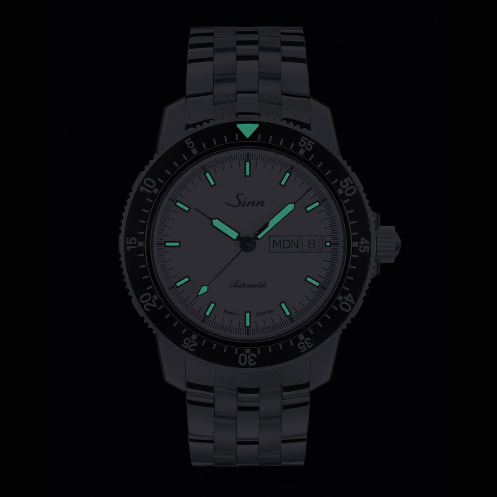 104.ST.SA.IWの夜光塗料