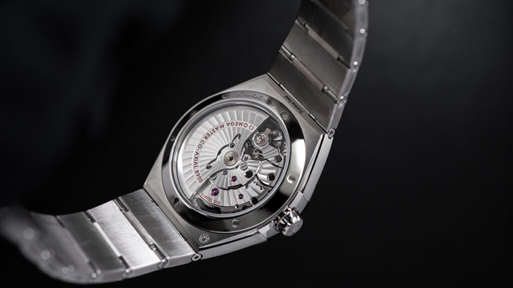 オメガ 131.30.41.21.99.002の裏蓋