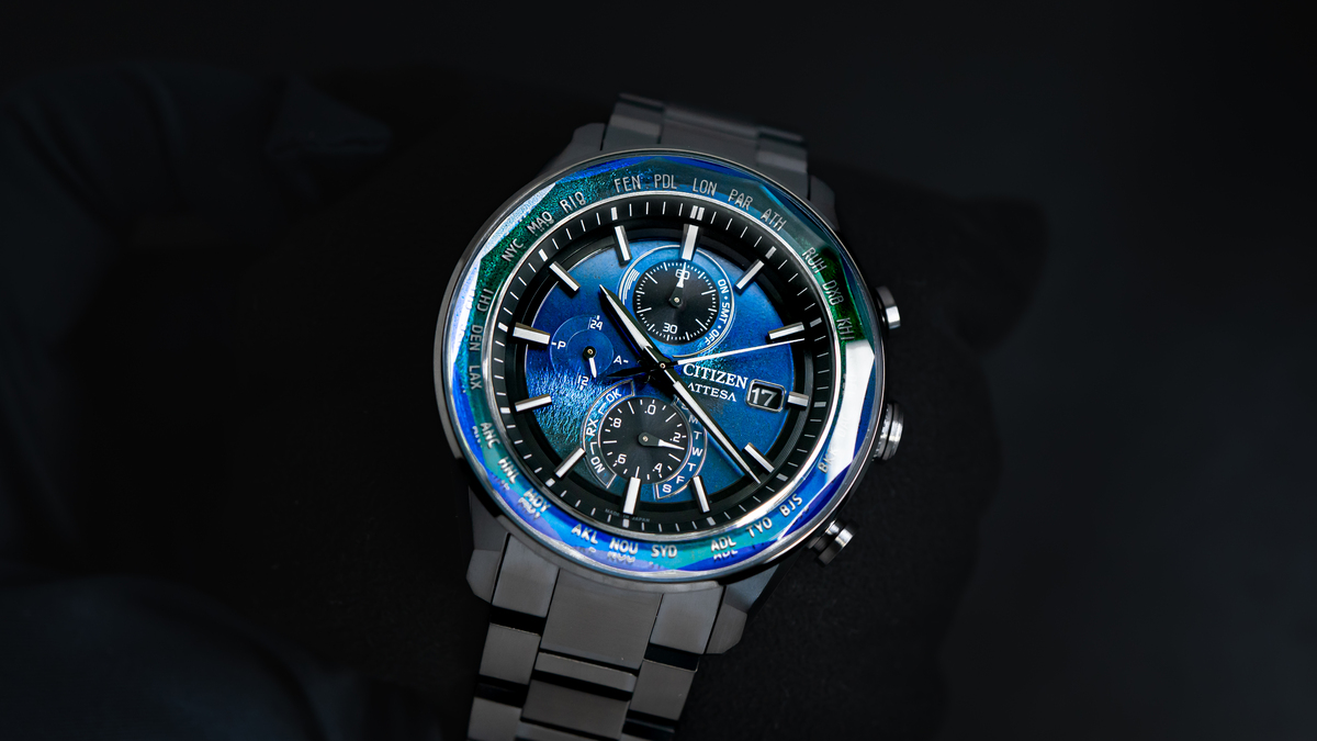 世界限定1,800本｜シチズン アテッサ『AT8314-53L』が魅せる構造色 