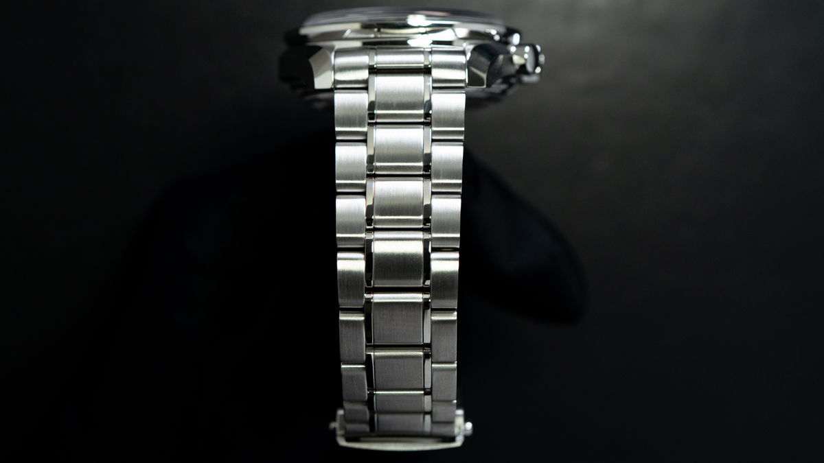 304.30.44.52.01.001のブレスレット