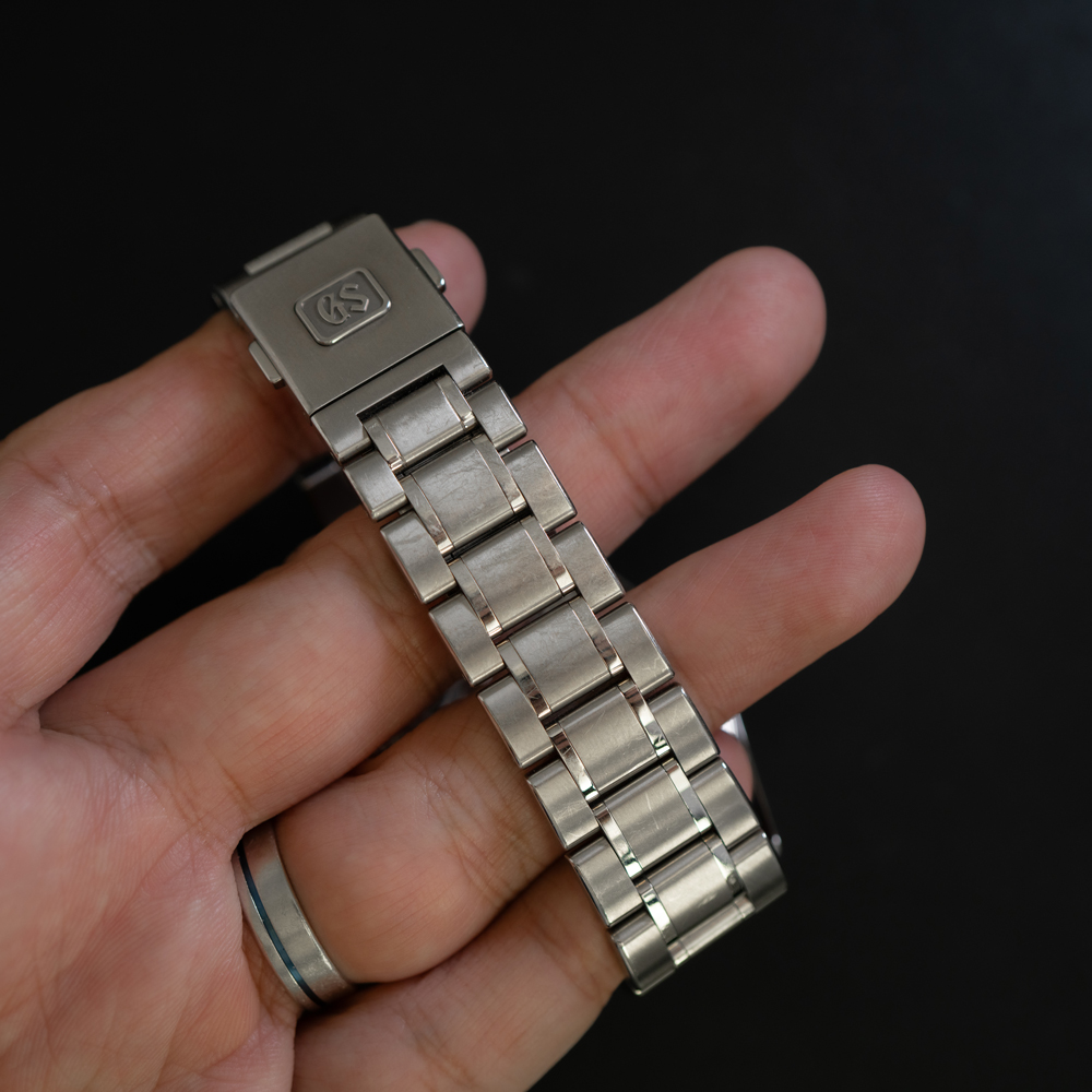 私物のSBGA211のブレスレット