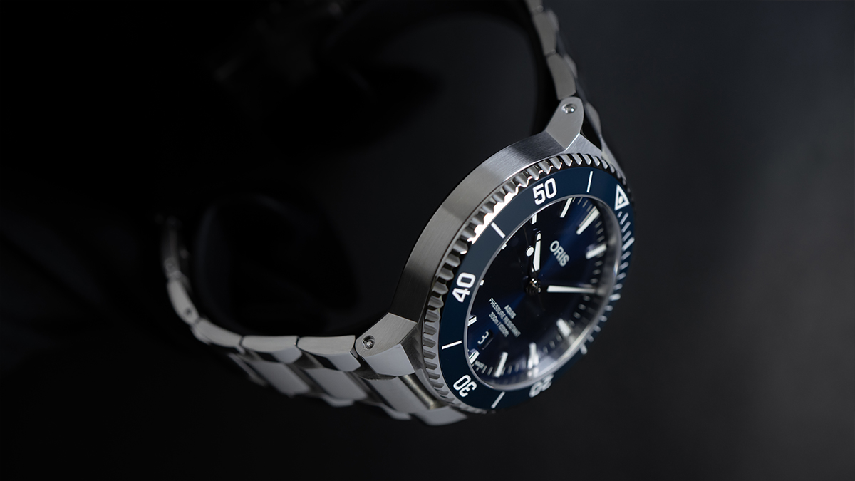 オリス 01.733.7787.4135-07.8.22.04PEBのケース厚み