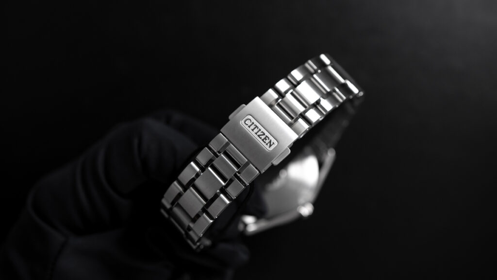 AQ4100-57Cのブレスレット