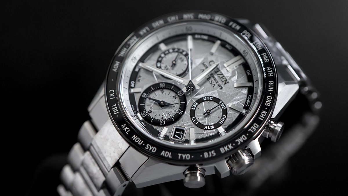 結晶チタニウムの唯一無二の輝き｜シチズン アテッサ「Platinum Shine Coll…