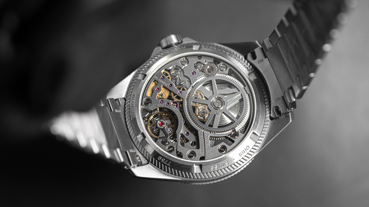 01 115 7759 7153-Set7 22 01TLCのケースバックビュー