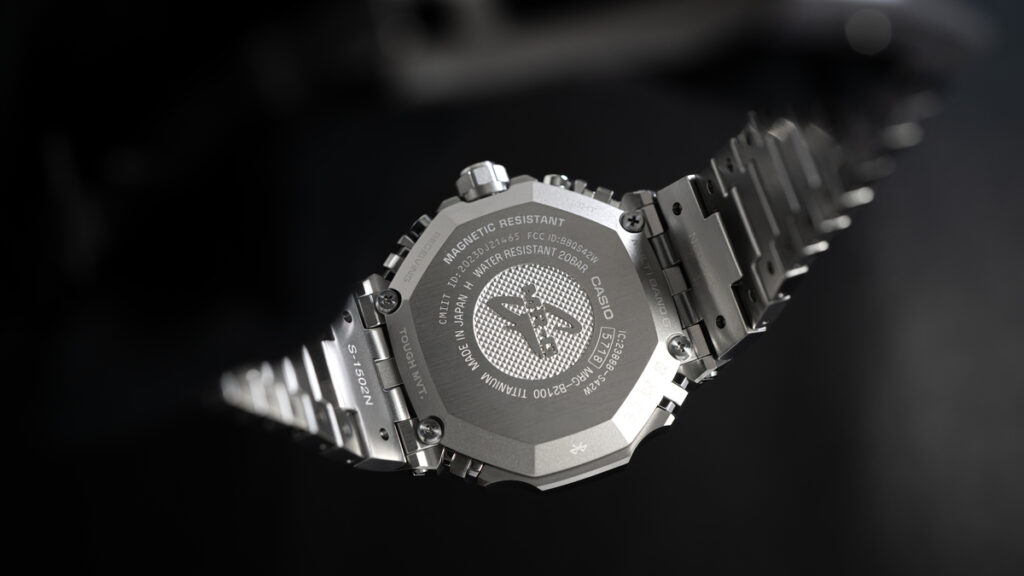 MRG-B2100D-2AJRのケースバック