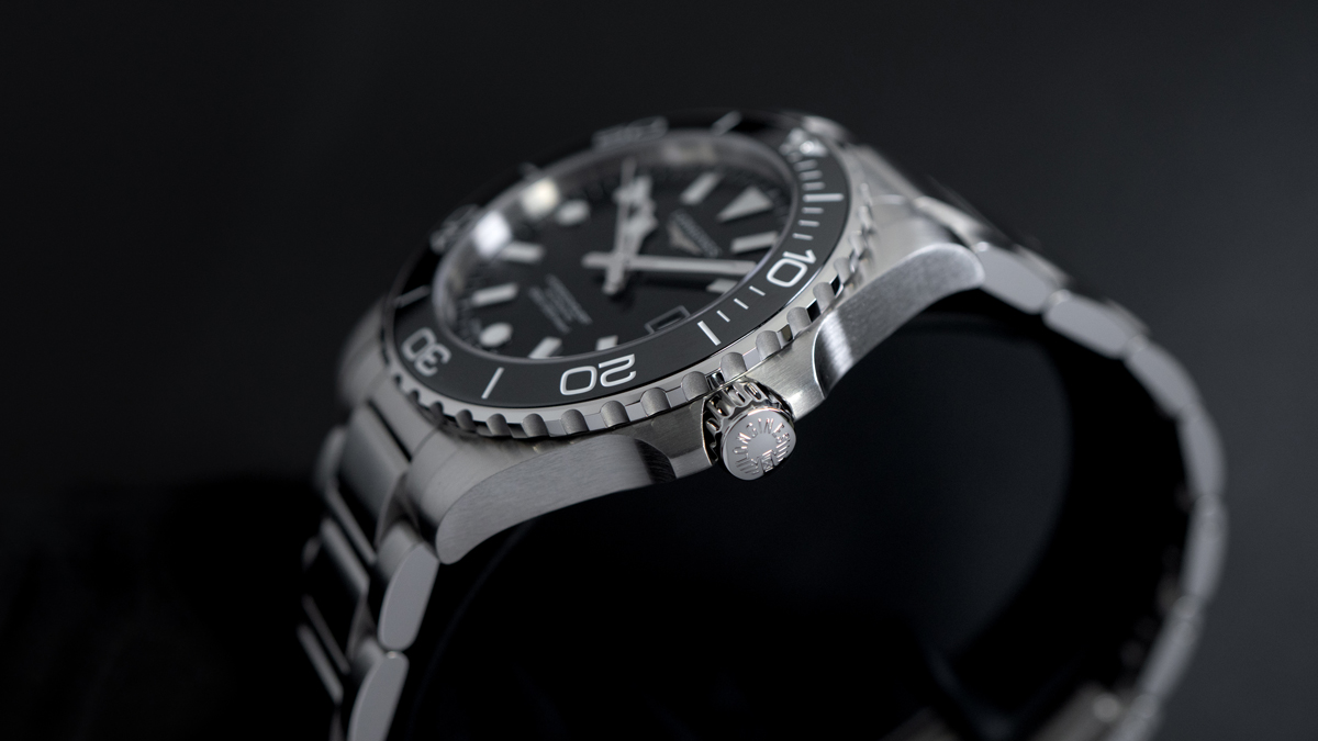 ハイドロコンクエストのねじ込み式リュウズ