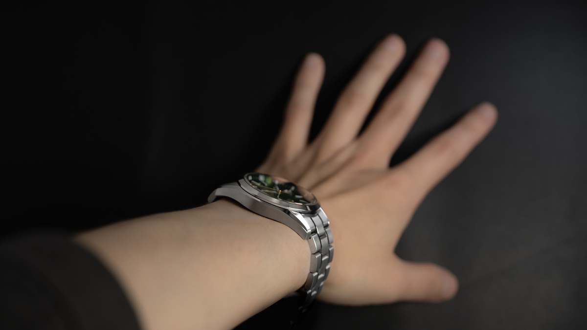 AQ4091-56Wのリストショット