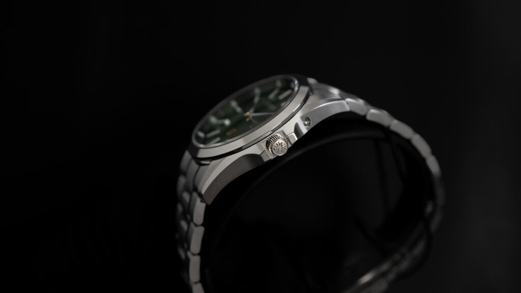 AQ4091-56Wのケース