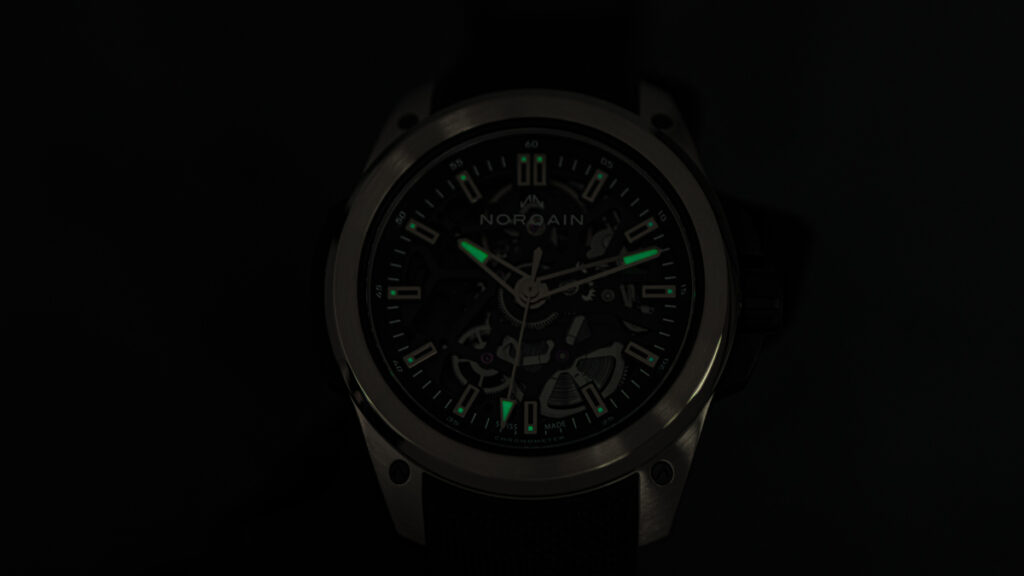 N3001.07G06.B01の夜行塗料