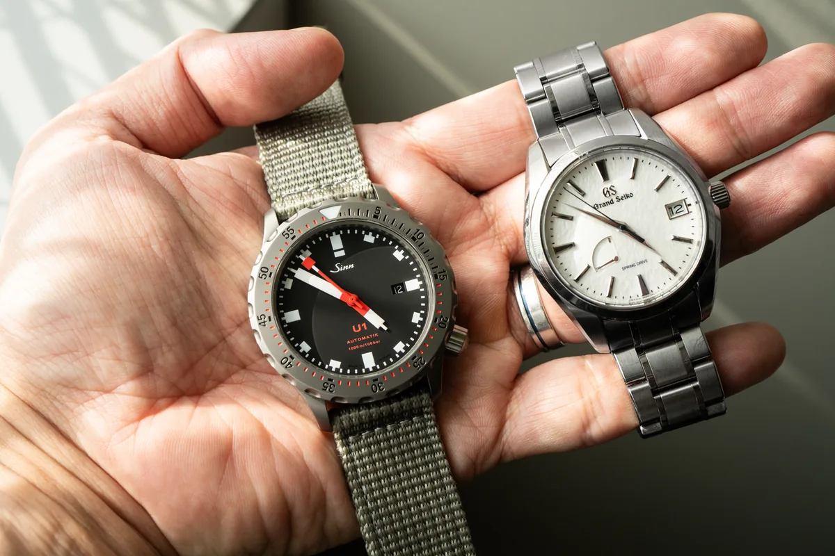 Sinn U1とグランドセイコーSBGA211の比較